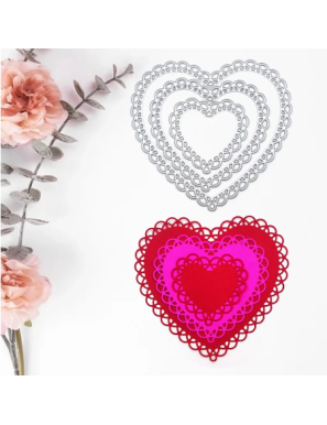 Dies 3 coeurs ornés